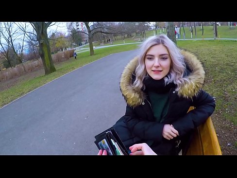 ❤️ Gleypir heitt ásamt ókunnugra fyrir peninga - blástur í garðinum eftir Evu Elfie ️❌ Klámmyndband á is.pornsos-com.ru ❌